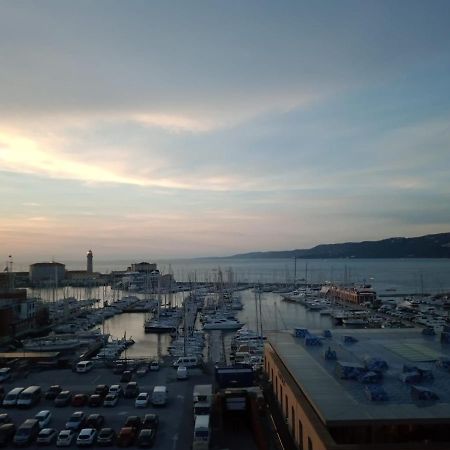 Mansarda Centrale Vista Mare Διαμέρισμα Τεργέστη Εξωτερικό φωτογραφία
