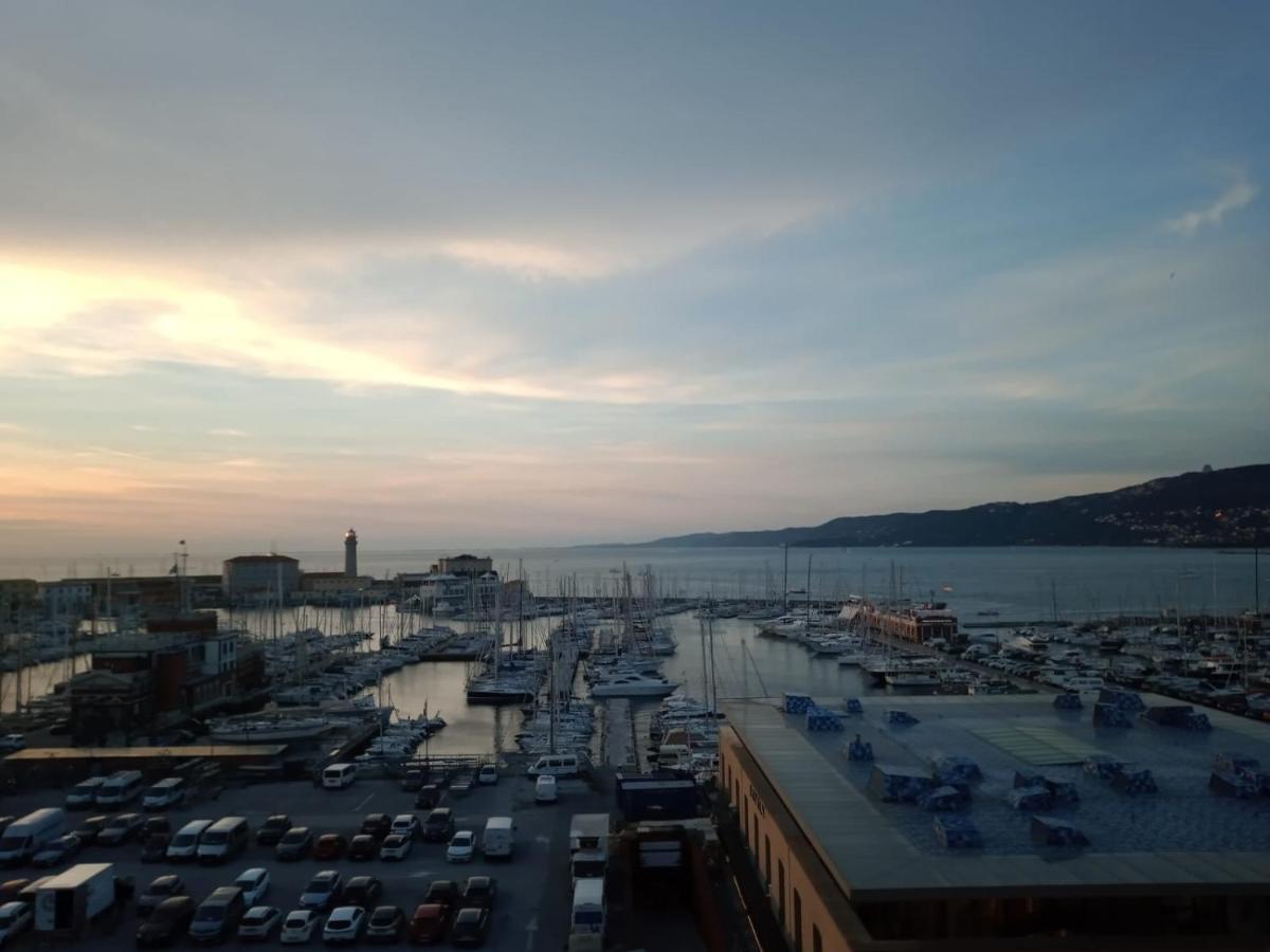 Mansarda Centrale Vista Mare Διαμέρισμα Τεργέστη Εξωτερικό φωτογραφία